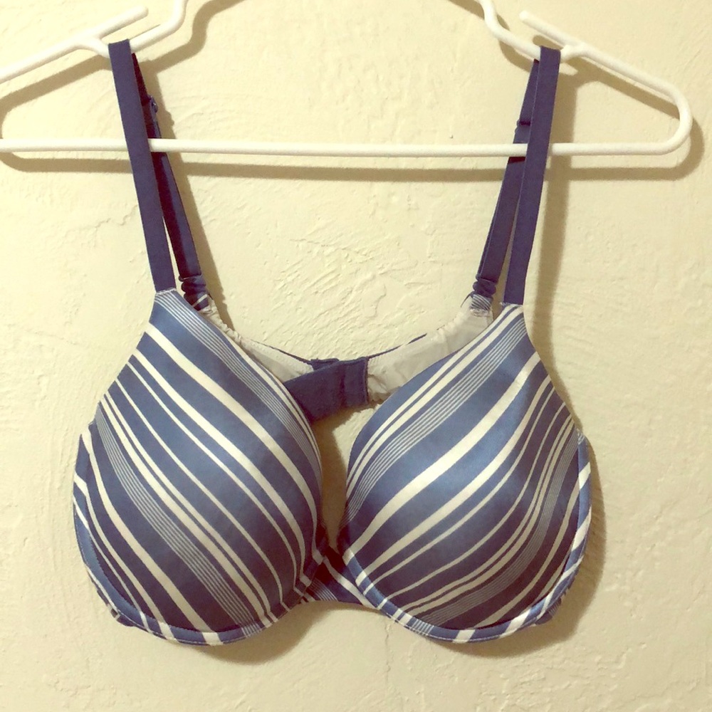 36D VS Demi Bra